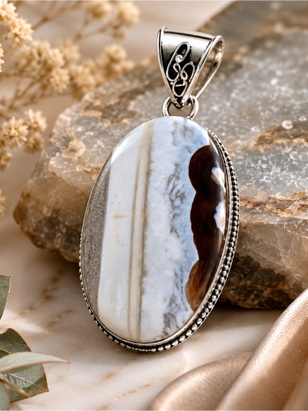 Rubyrudi Artisan Oval ORKA Agate Pendant Necklace in White, Cream & Brown
